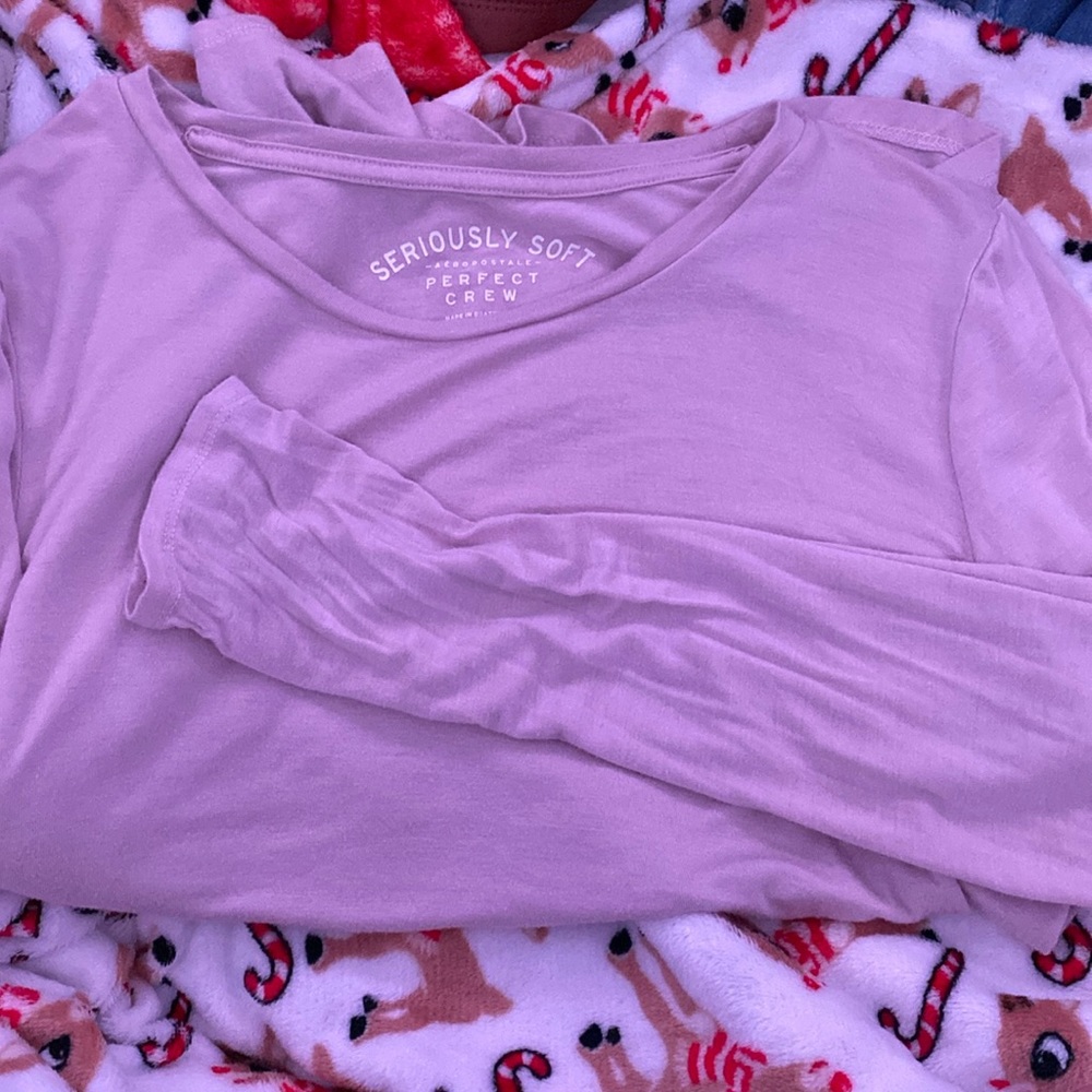 pink shirt